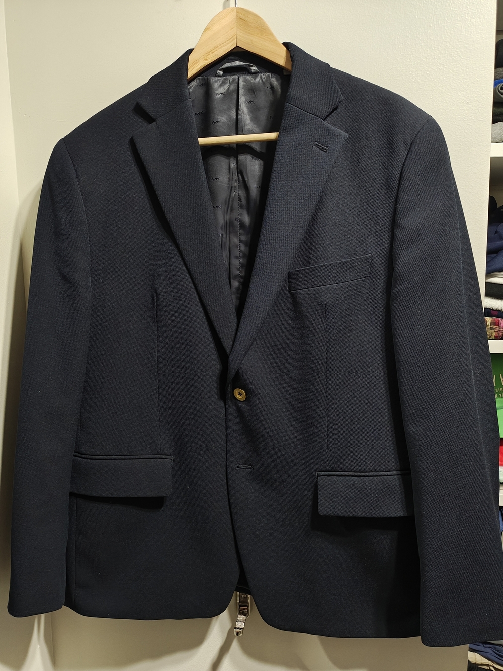 Michael Kors Men's Classic Navy Blazer - Tailored Single-Breast